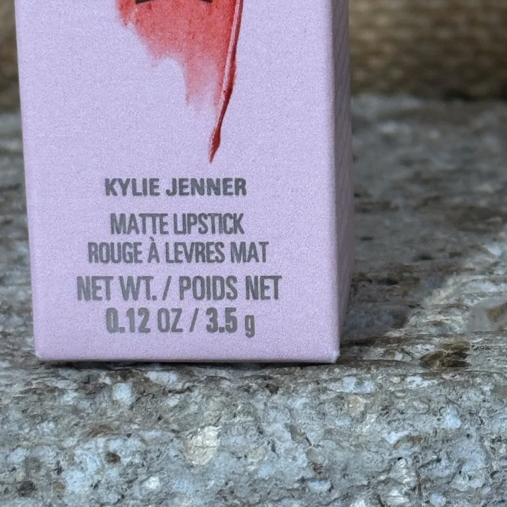 Kylie Cosmetics Matte Lipstick‎ in Summer Somewhere